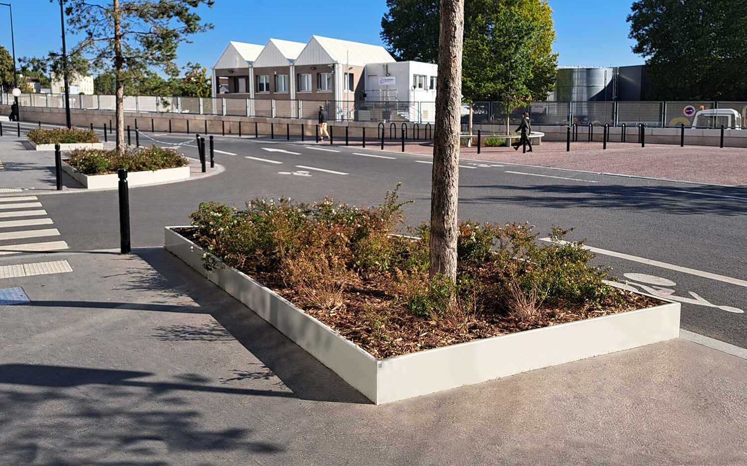 Costières Licce en acier thermolaqué - Projet d’embellissement urbain à Aubervilliers en Île-de-France