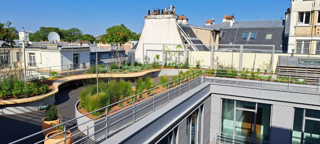 Aménagement de jardinières Licce rue de Lisbonne