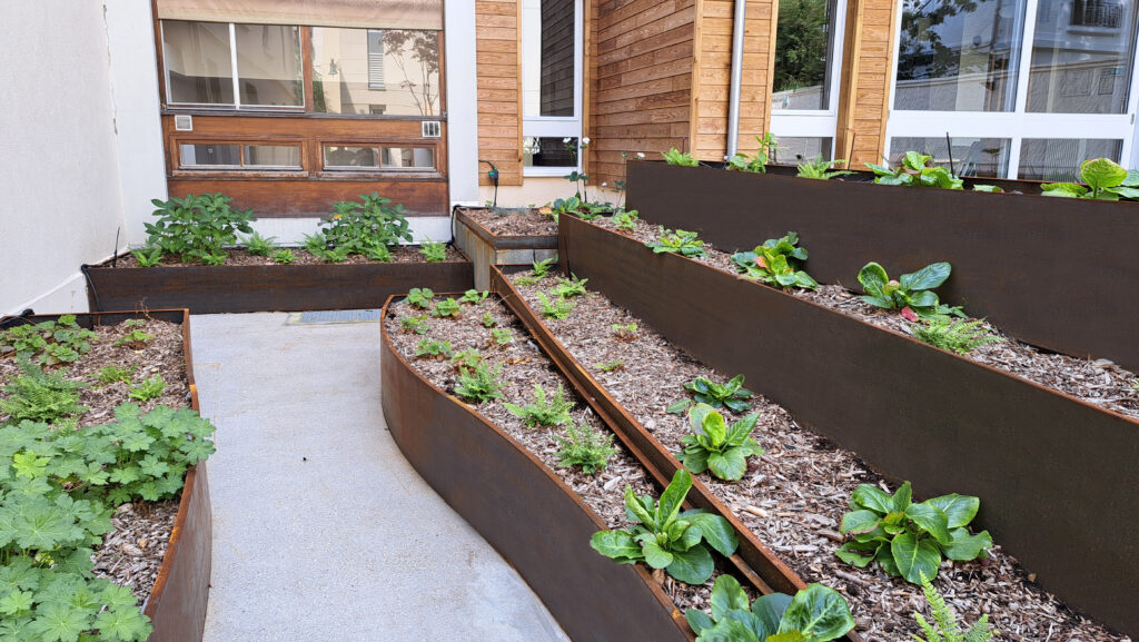 Costières en acier corten sur mesure de fabrication Licce