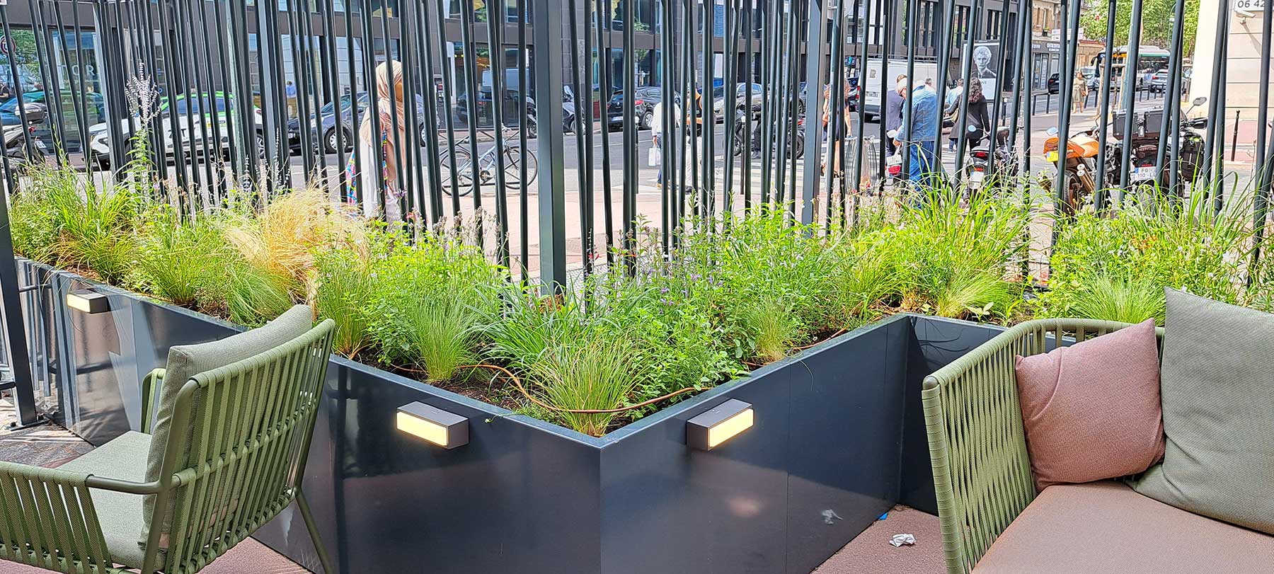 Jardinières sur mesure en acier thermolaqué de fabrication Licce à Clichy