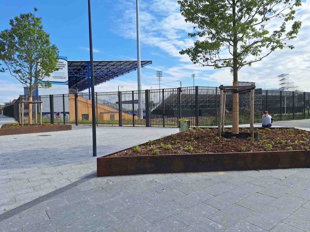 Costières sur mesure en acier corten pour Colombes