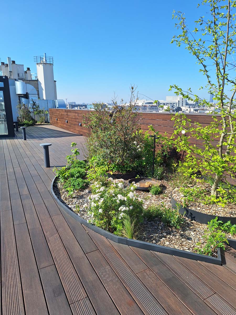 Rooftop avenue Ledru Rollin - Voliges et jardinière en acier thermolaqué Licce