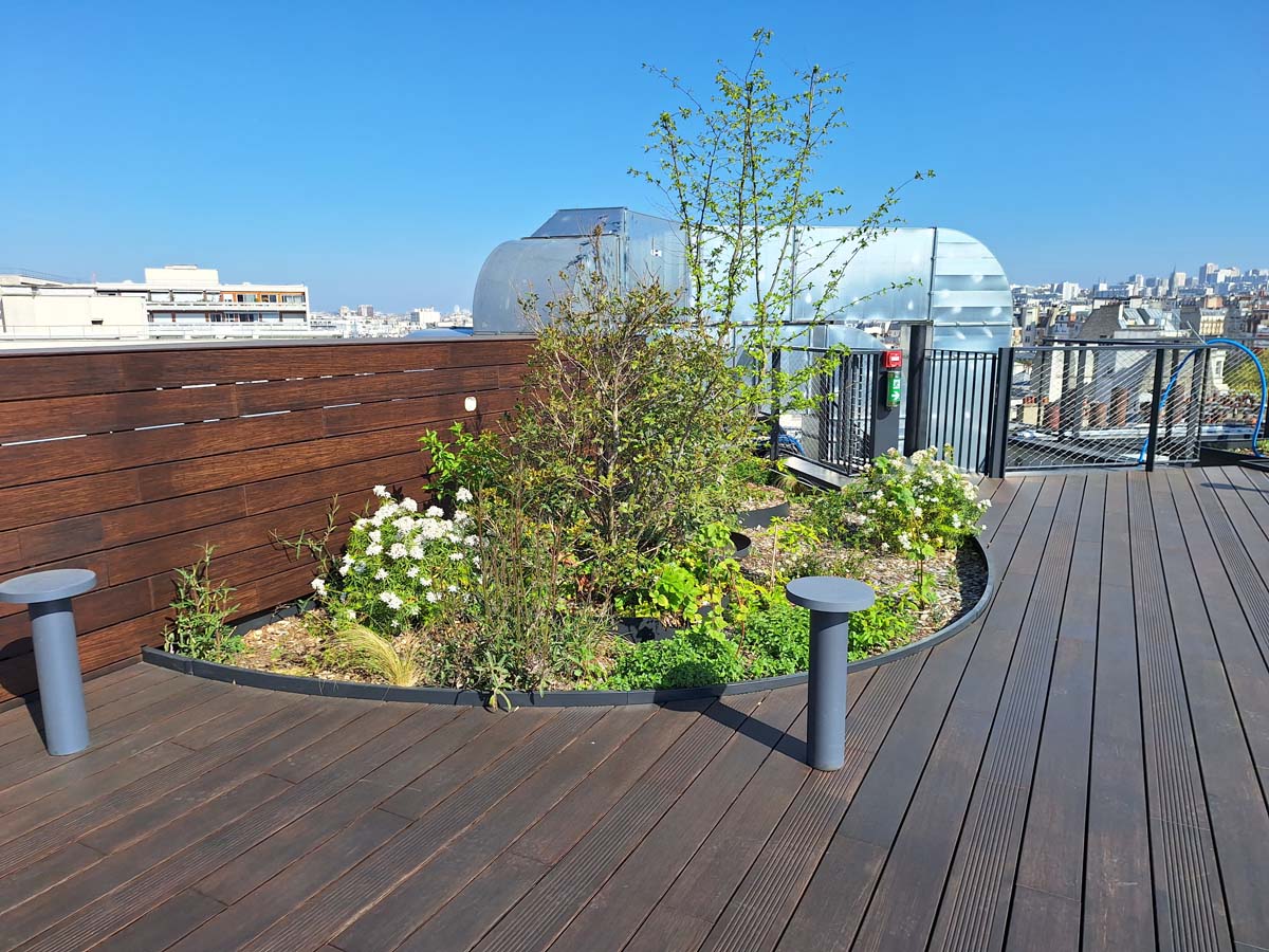 Rooftop avenue Ledru Rollin - Voliges et jardinière en acier thermolaqué Licce