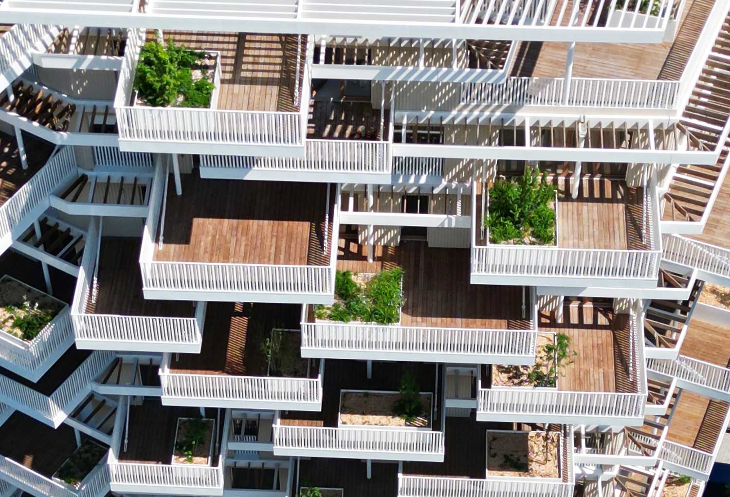 Résidence Hélios à Nanterre (92) - Jardinières en acier thermolaqué - Fabrication sur mesure Licce