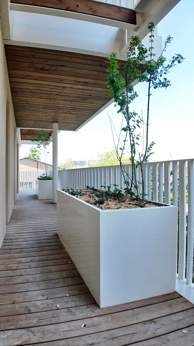 Résidence Hélios à Nanterre (92) - Jardinières en acier thermolaqué - Fabrication sur mesure Licce