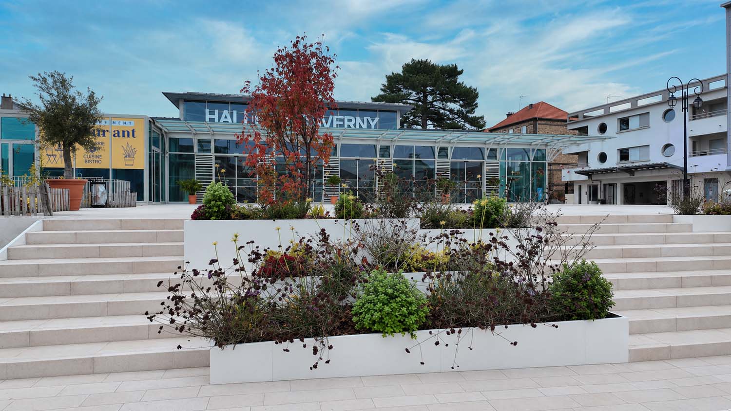 Halle de Taverny - Jardinières sur mesure en acier thermolaqué fabriquées par Licce