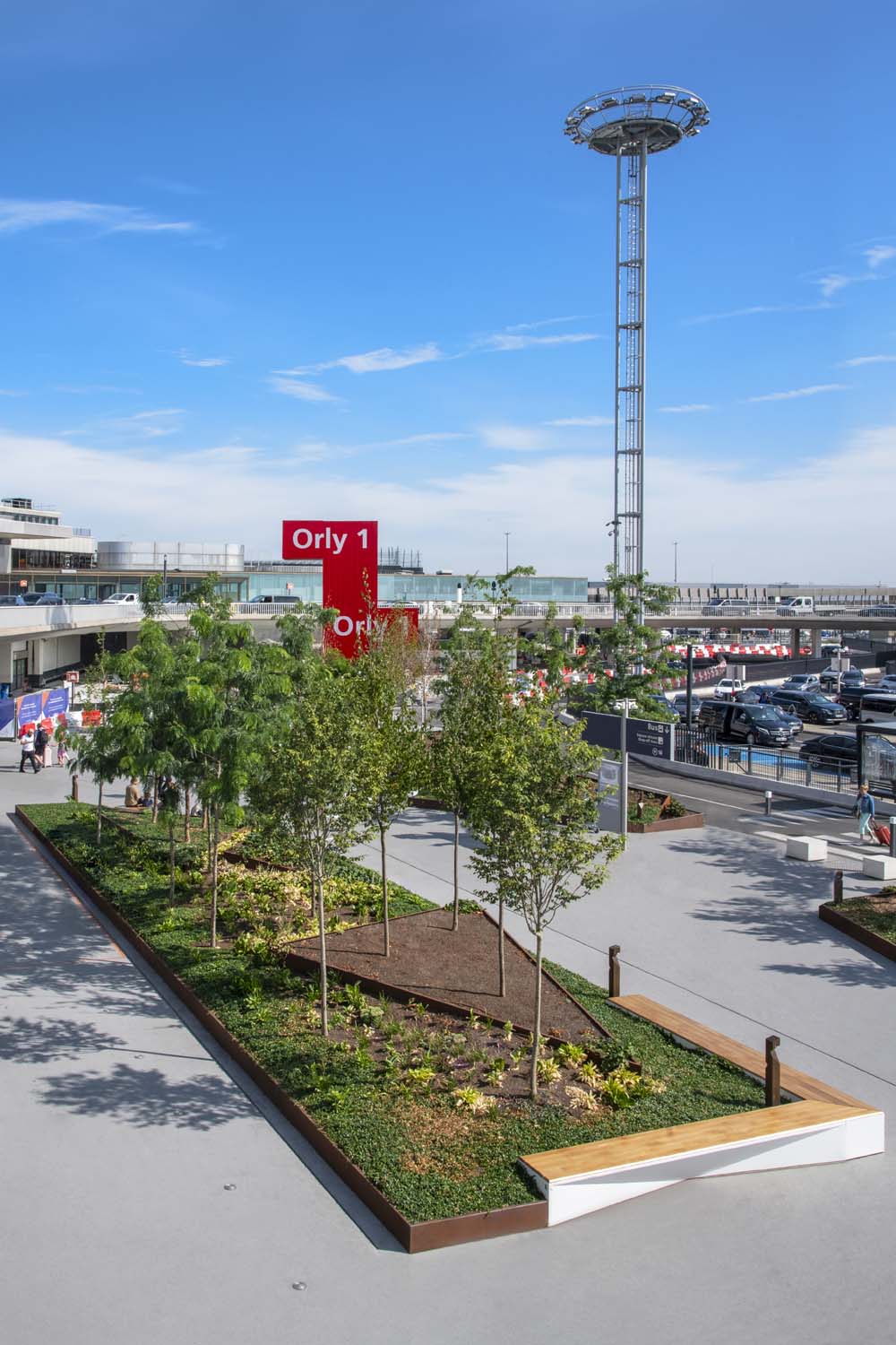 Aéroport de Paris-Orly - Costières et murets métalliques sur mesure en acier corten - Fabrication Licce
