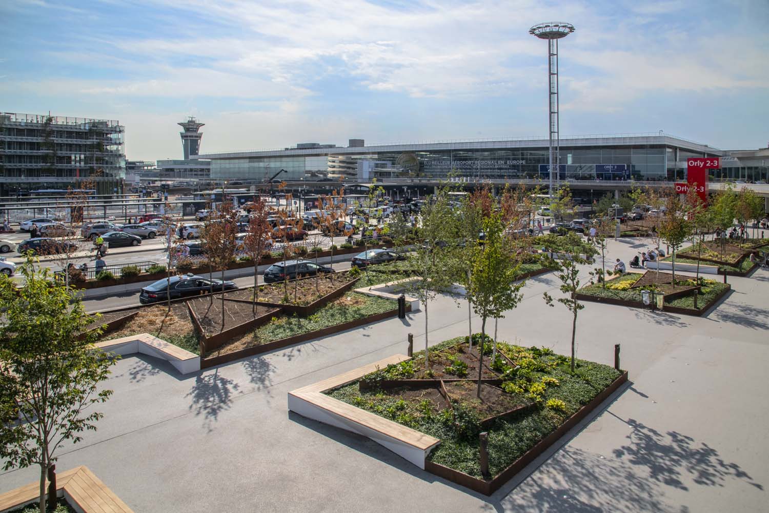 Aéroport de Paris-Orly - Costières et murets métalliques sur mesure en acier corten - Fabrication Licce